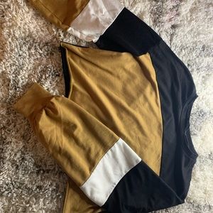shein colorblock cropped long sleeves, size small